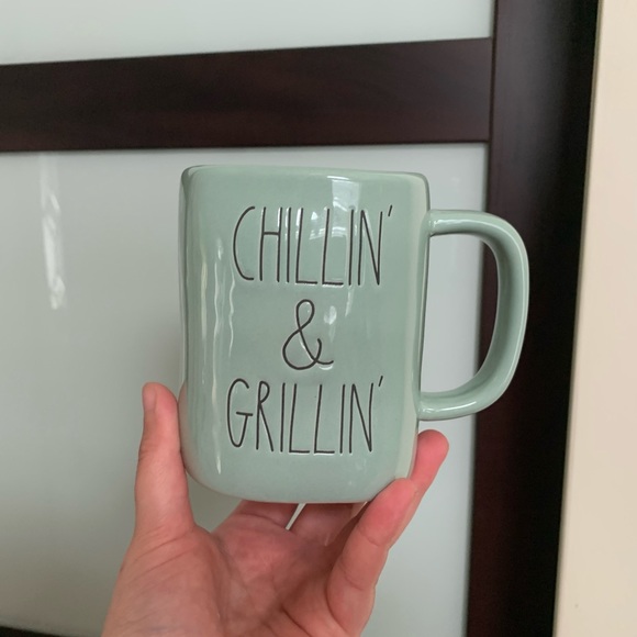 Rae Dunn Accessories - 🇺🇸 Rae Dunn CHILLIN & GRILLIN mug